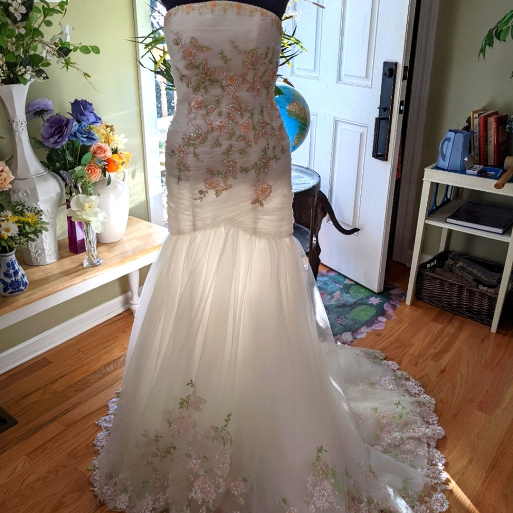 Ivory mermaid wedding dress with embroidery, beads and sequins, size 6.
